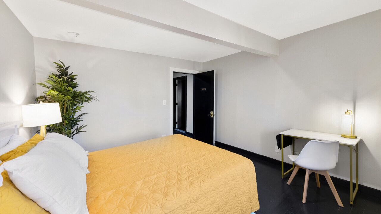 Photo of Bedroom in Fox Lake