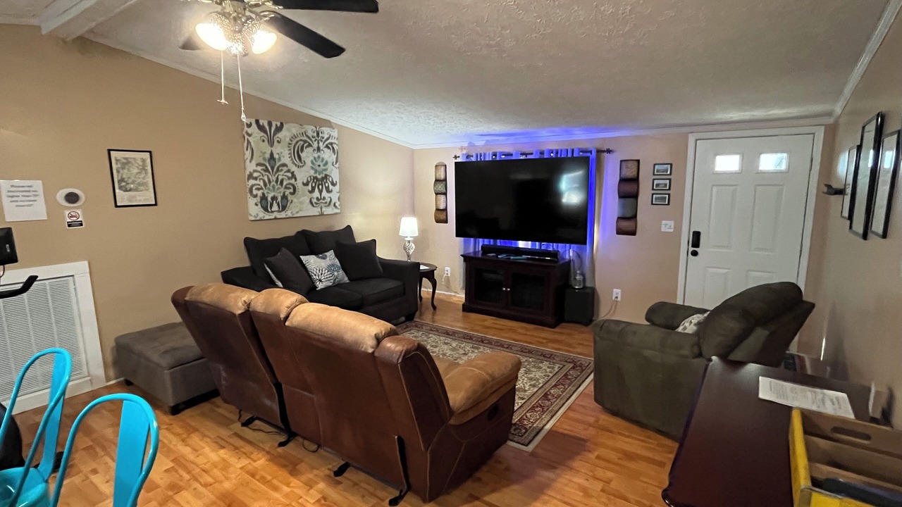Photo of Livingroom in Smithville