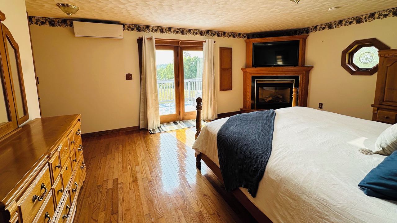 Photo of Bedroom in Roque Bluffs