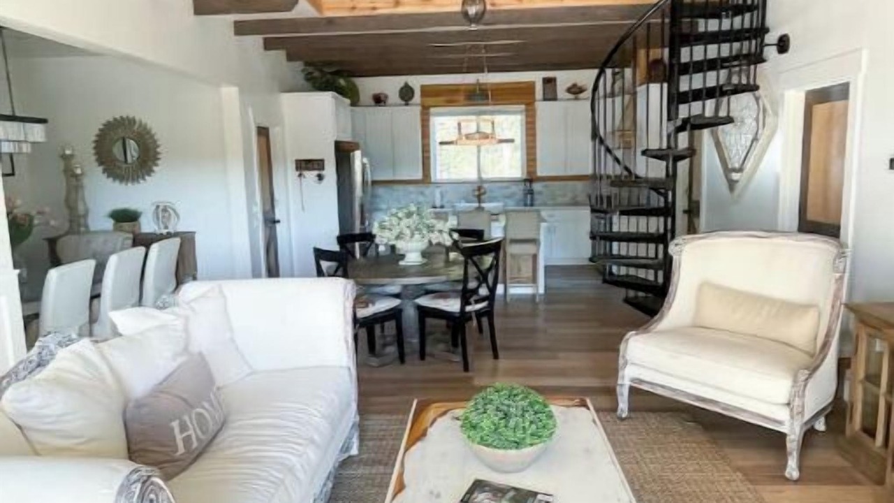 Photo of Livingroom in Liberty Hill