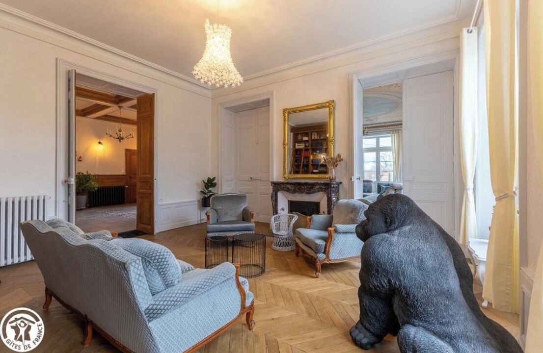 Photo of Others in Joze