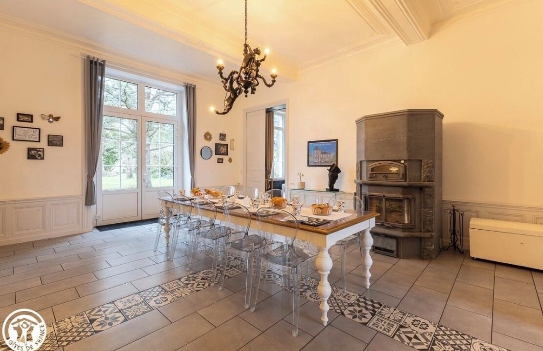 Photo of Others in Joze