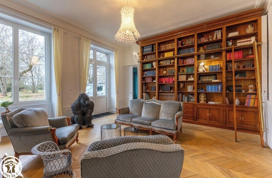 Photo of Others in Joze