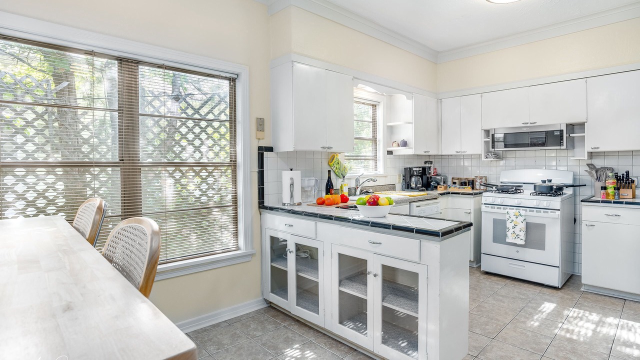 Photo of Kitchen in Fairfield Historic District