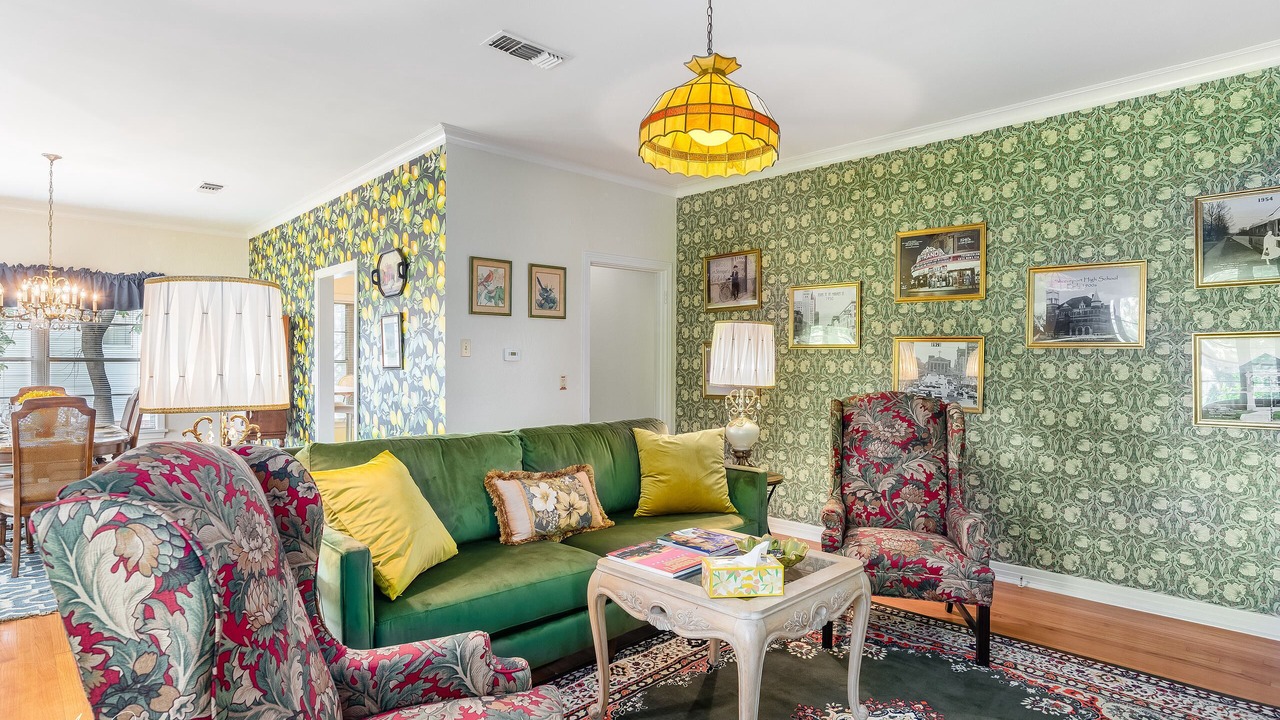 Photo of Livingroom in Fairfield Historic District