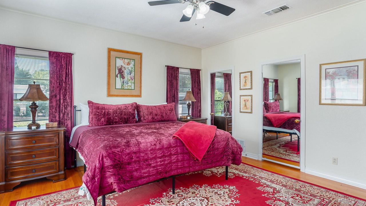 Photo of Bedroom in Fairfield Historic District