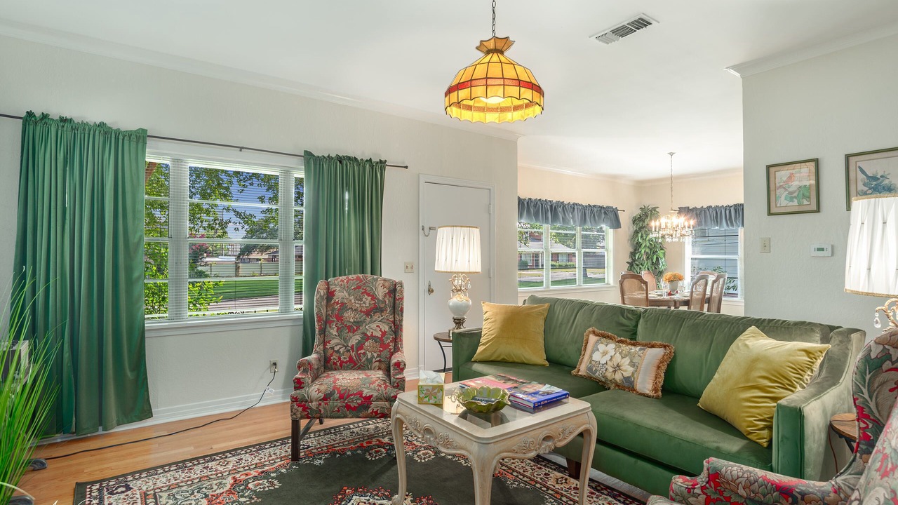 Photo of Livingroom in Fairfield Historic District