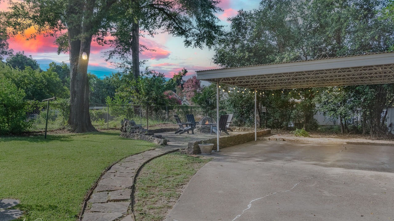 Photo of Patio Balcony in Fairfield Historic District
