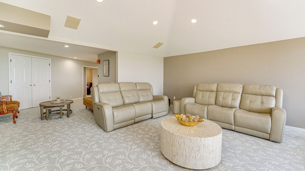 Photo of Livingroom in Anchor Bay Harbor