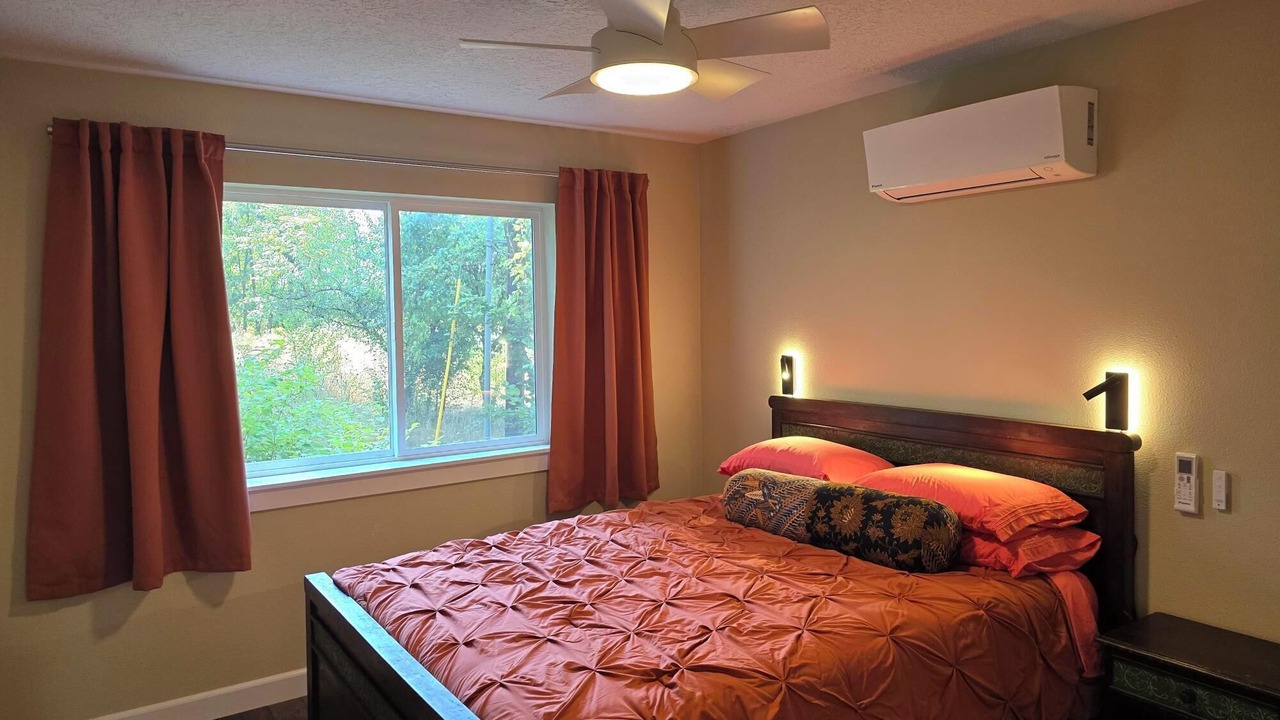 Photo of Bedroom in Salem