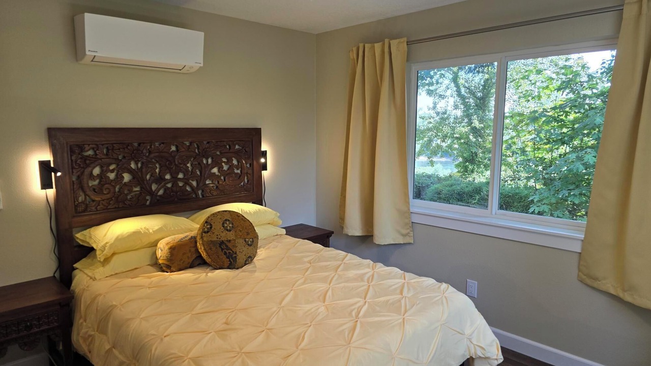 Photo of Bedroom in Salem