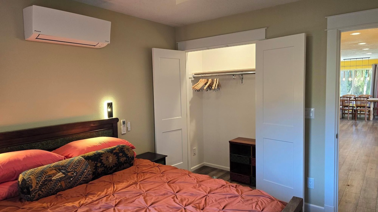 Photo of Bedroom in Salem