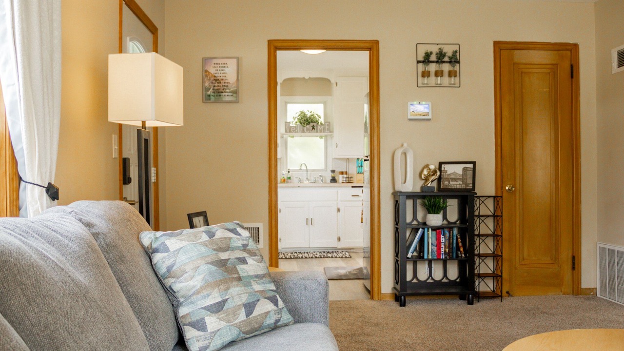Photo of Livingroom in Lind-Bohanon