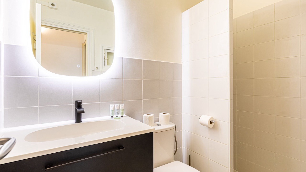 Photo of Bathroom in Val-de-Grace
