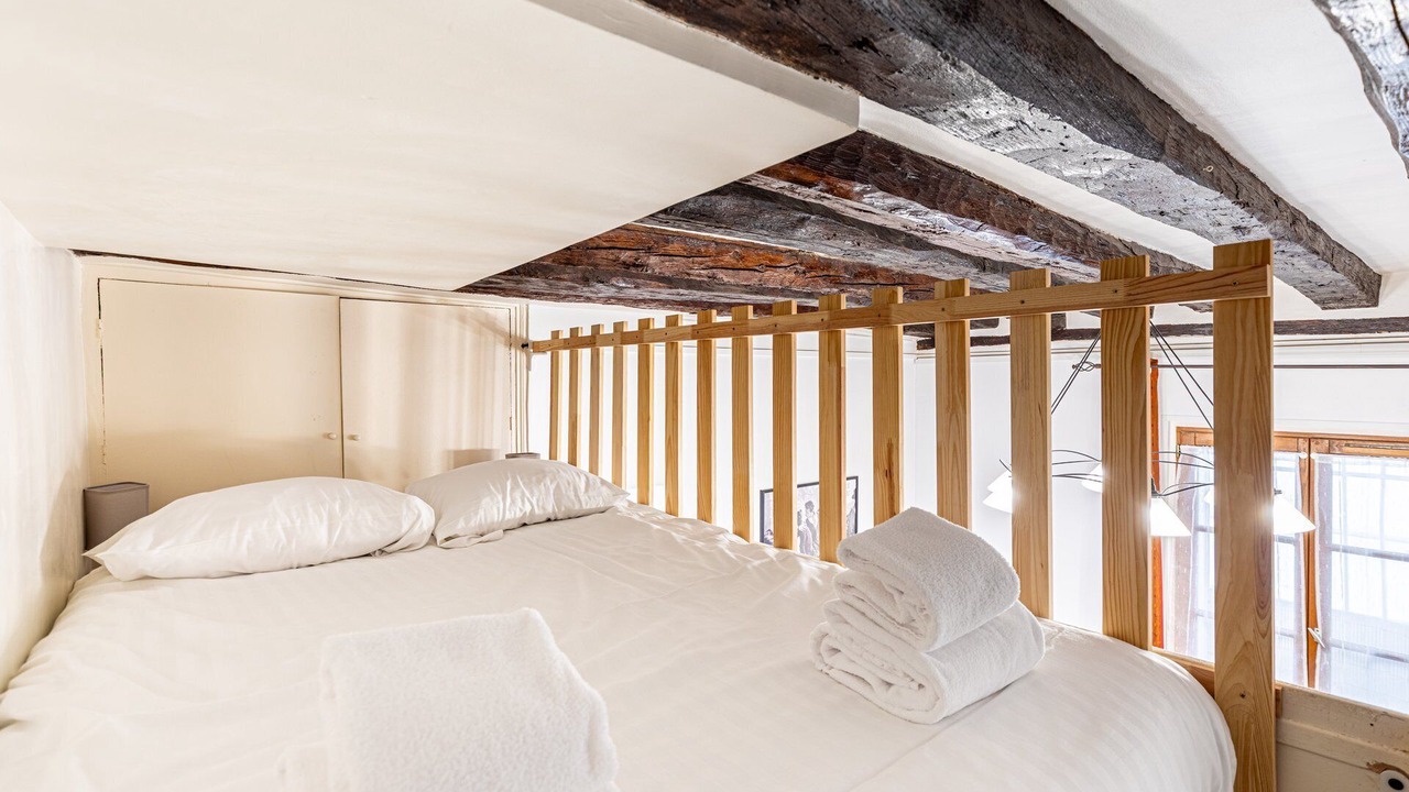Photo of Bedroom in Val-de-Grace