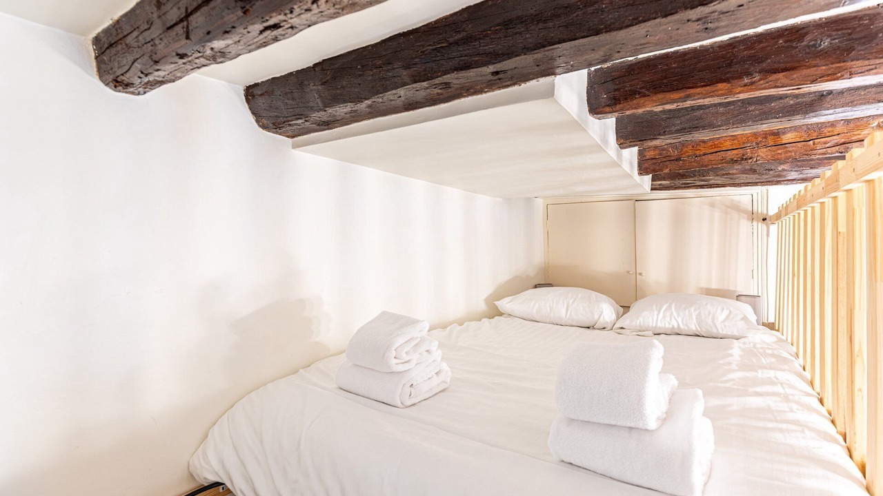 Photo of Bedroom in Val-de-Grace