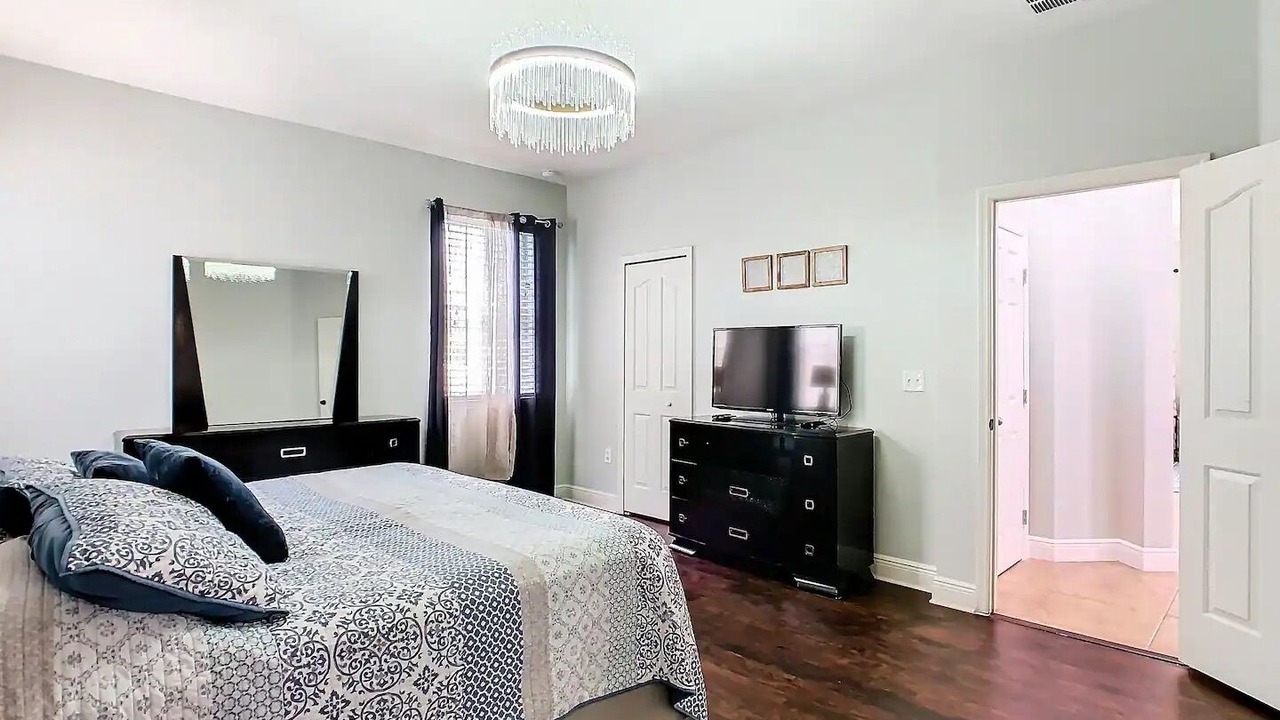 Photo of Bedroom in Crystal Cove