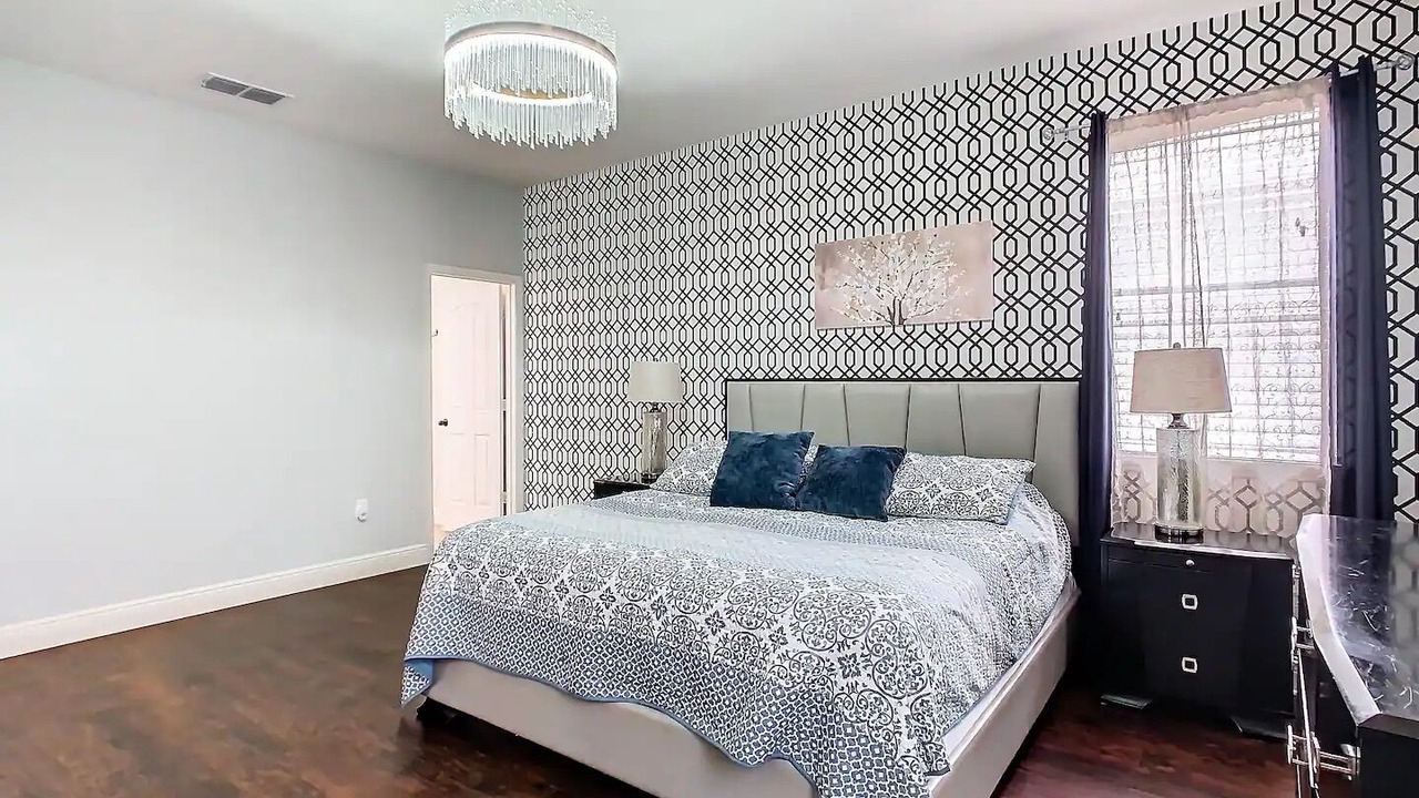 Photo of Bedroom in Crystal Cove