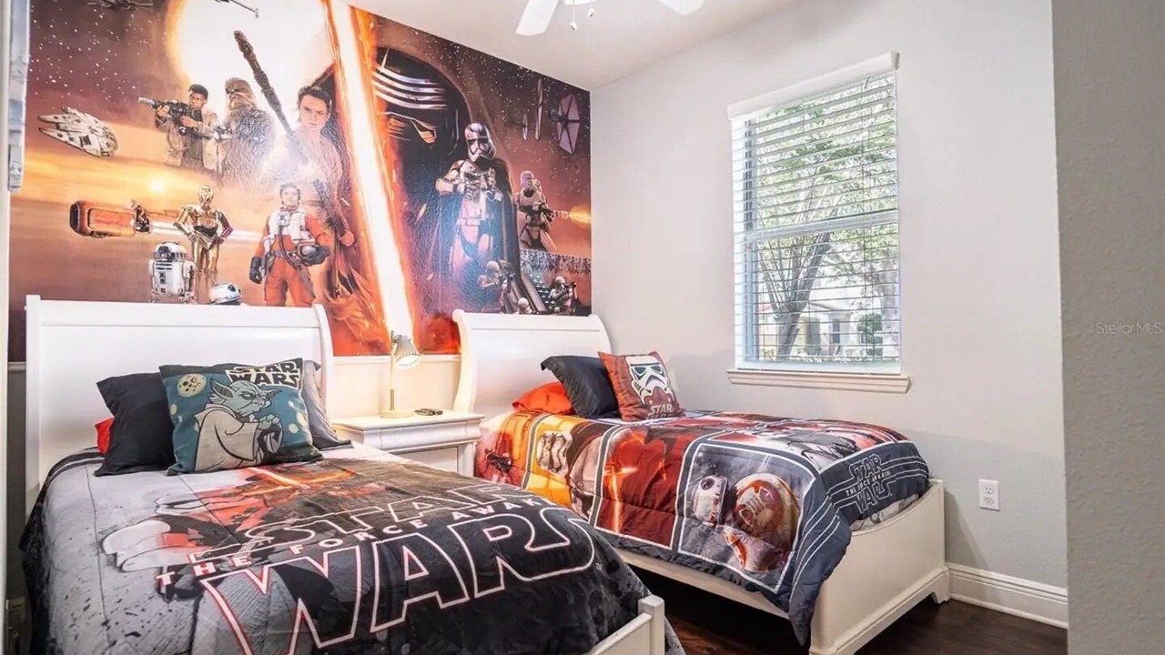 Photo of Bedroom in Crystal Cove