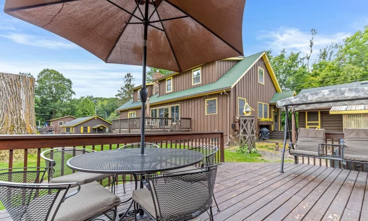 Photo of Others in Brill