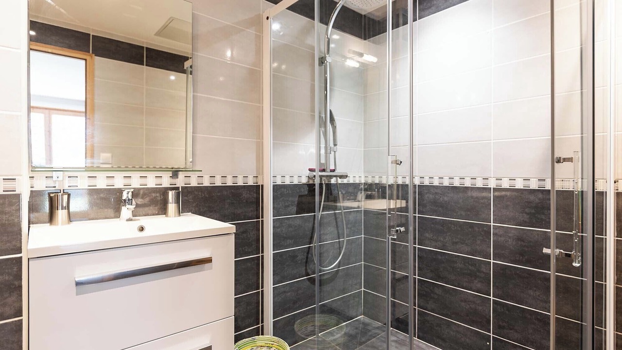 Photo of Bathroom in Nancroit