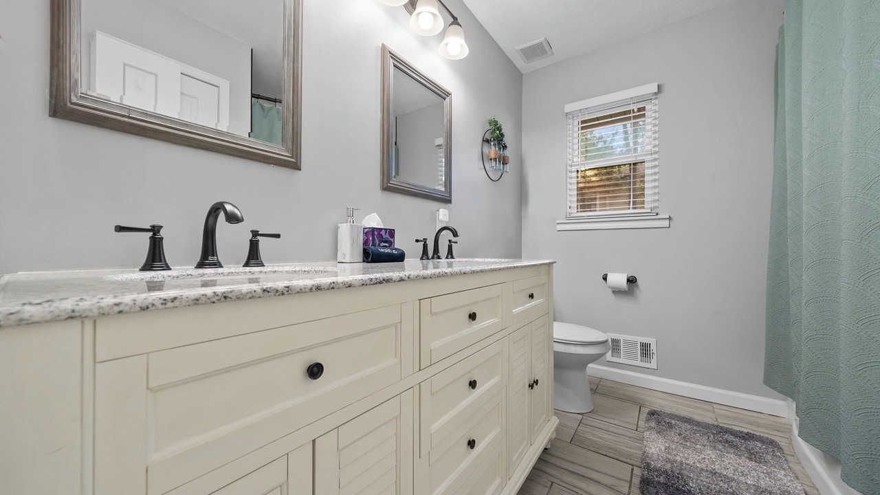 Photo of Bathroom in Lee's Summit