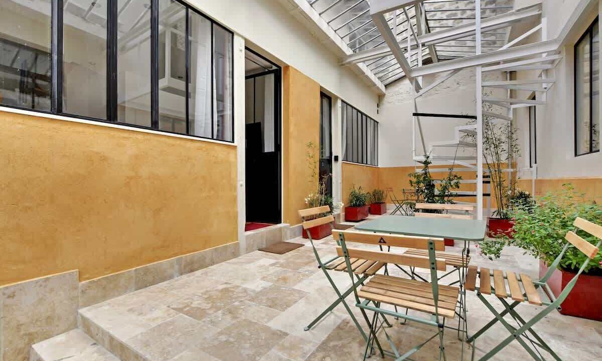 Photo of Outdoor in Quartier des Grandes-Carrieres