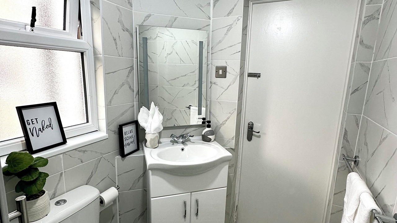 Photo of Bathroom in Leyton