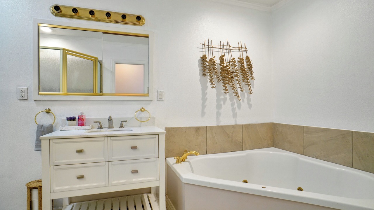 Photo of Bathroom in Westworth Village