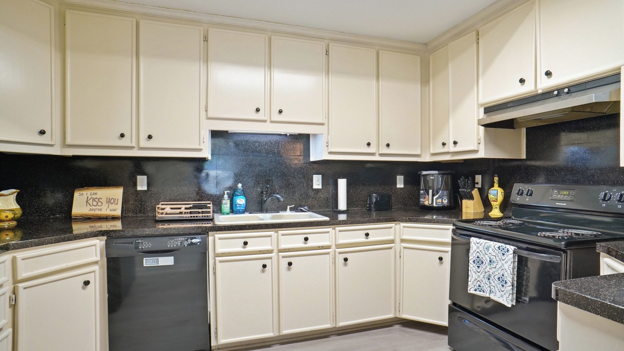 Photo of Kitchen in Westworth Village