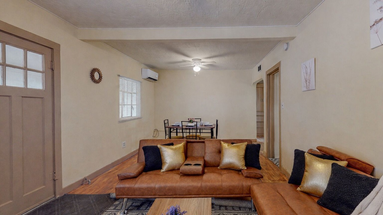 Photo of Livingroom in Albuquerque