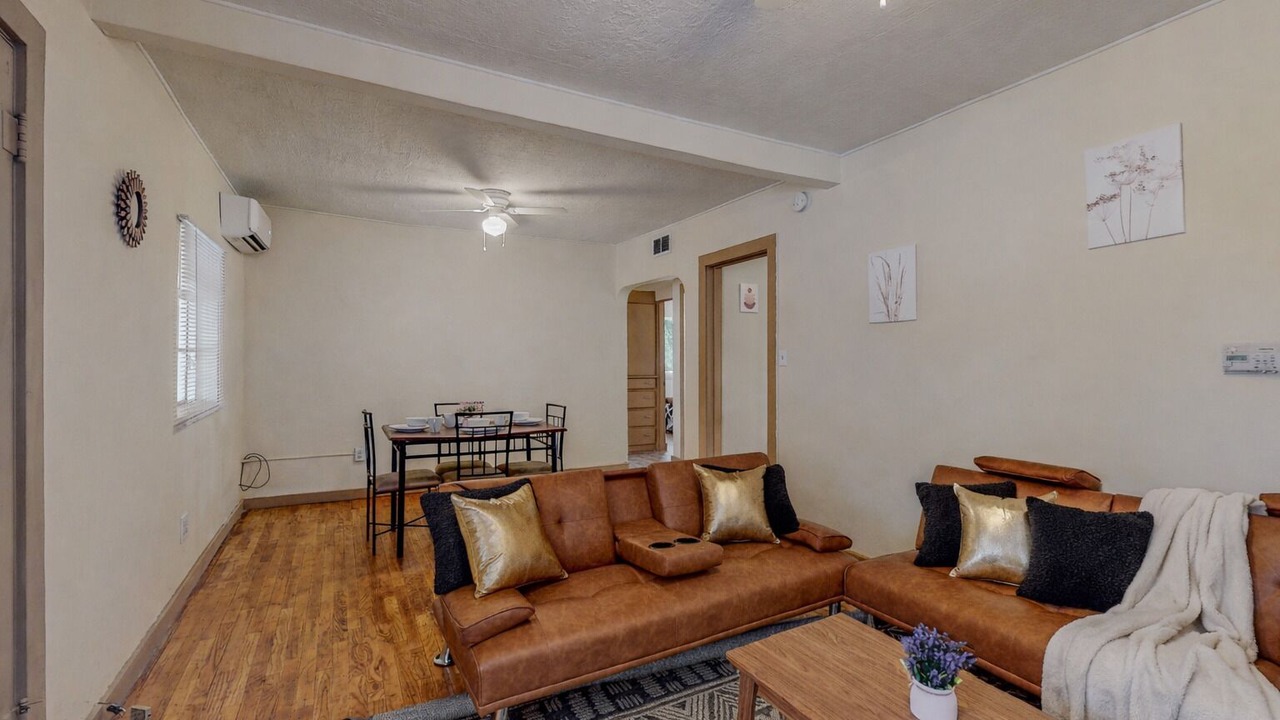 Photo of Livingroom in Albuquerque