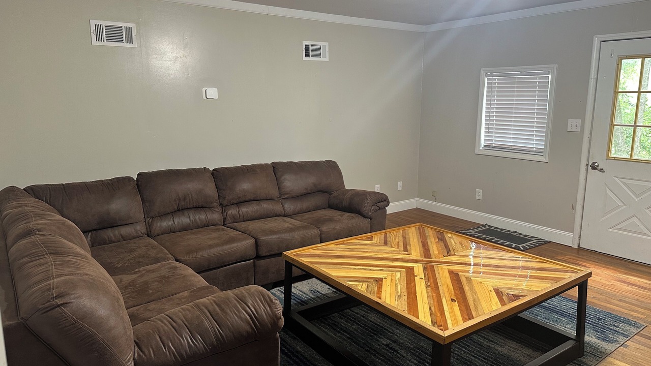 Photo of Livingroom in Leesville