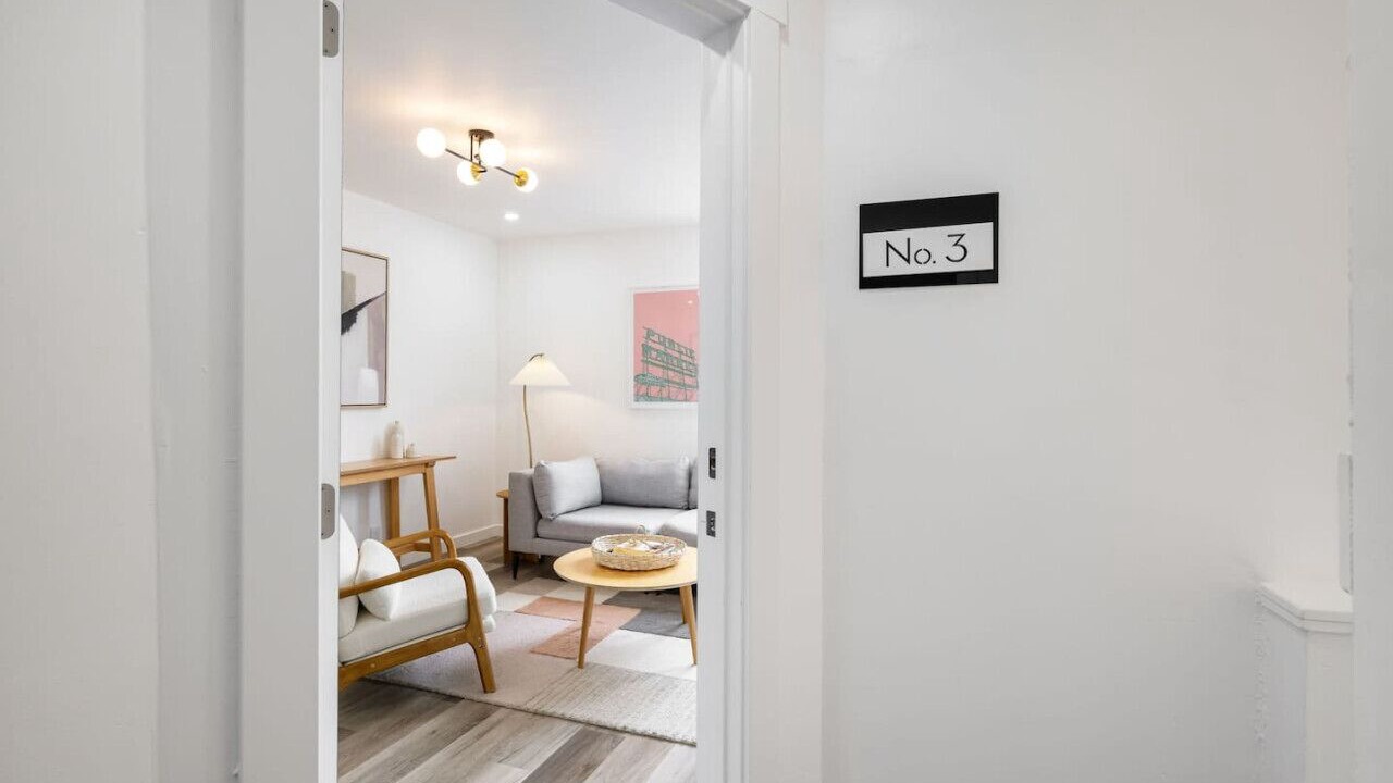 Photo of Livingroom in North Queen Anne