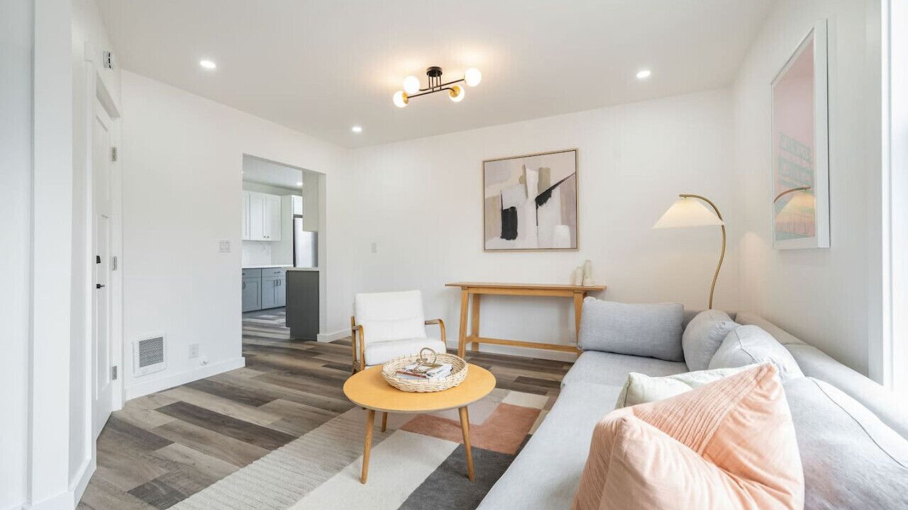 Photo of Livingroom in North Queen Anne