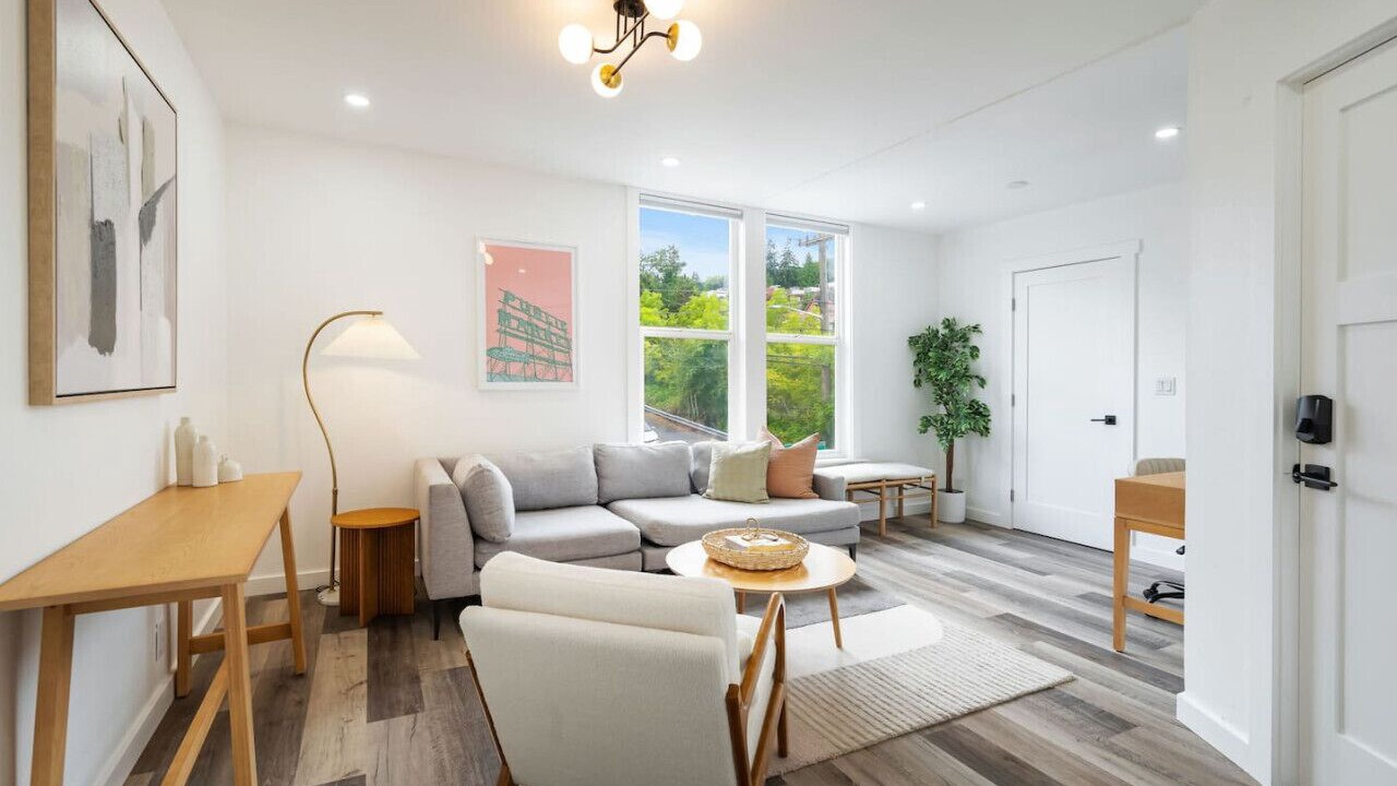 Photo of Livingroom in North Queen Anne