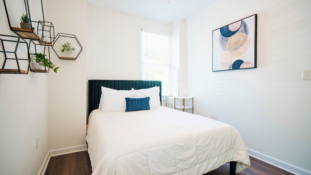 Photo of Others in Thunderbolt