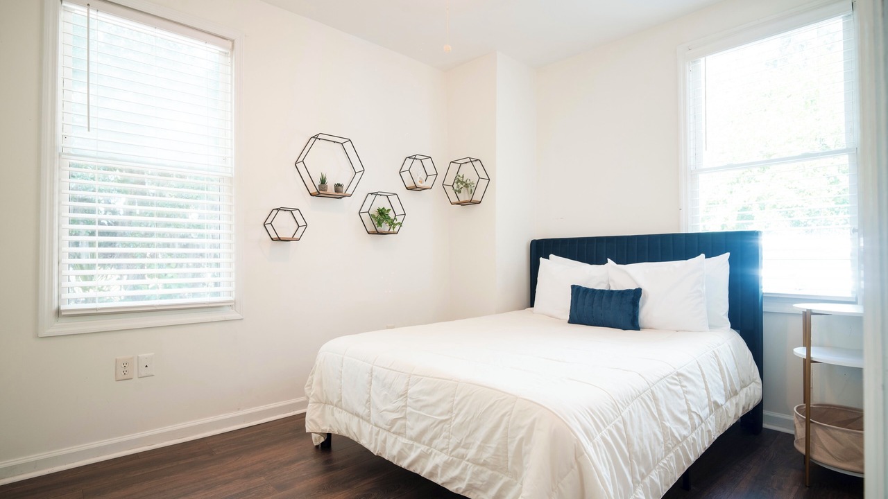 Photo of Others in Thunderbolt