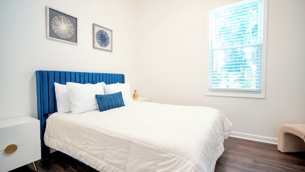 Photo of Others in Thunderbolt