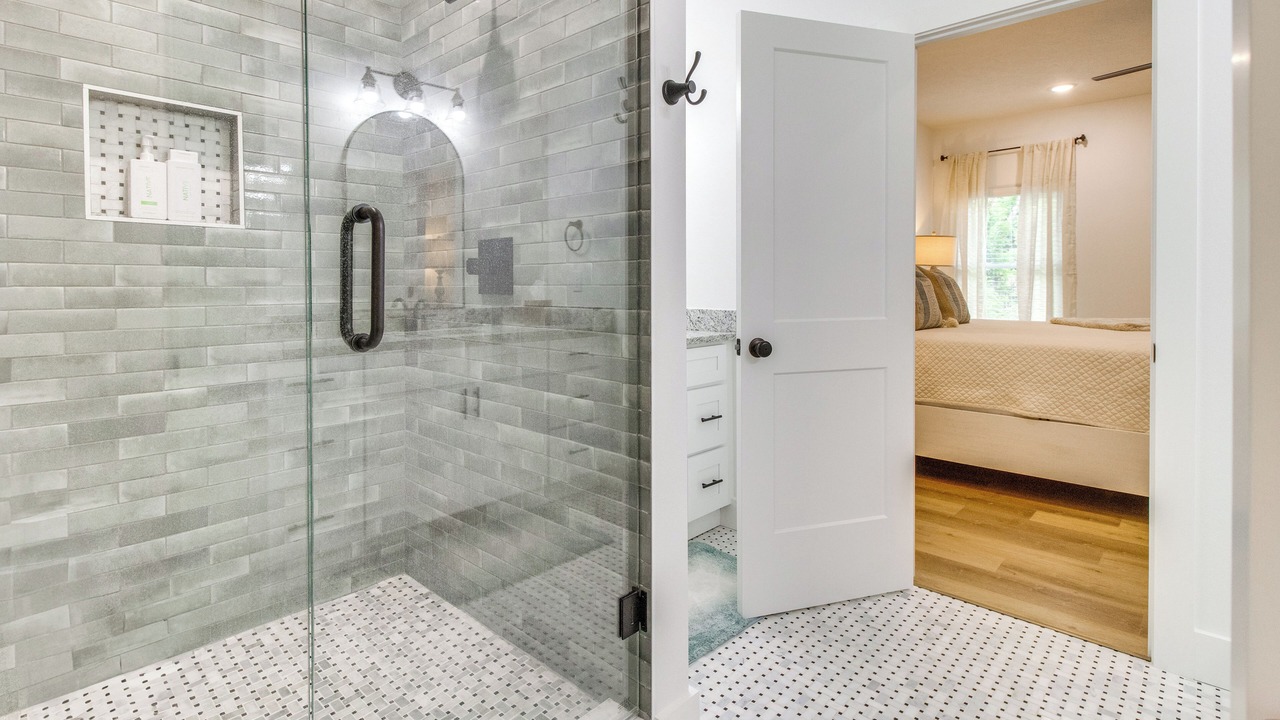 Photo of Bathroom in Flippin