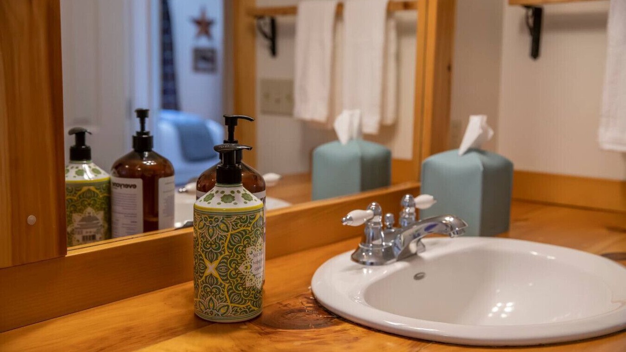 Photo of Bathroom in Clarendon