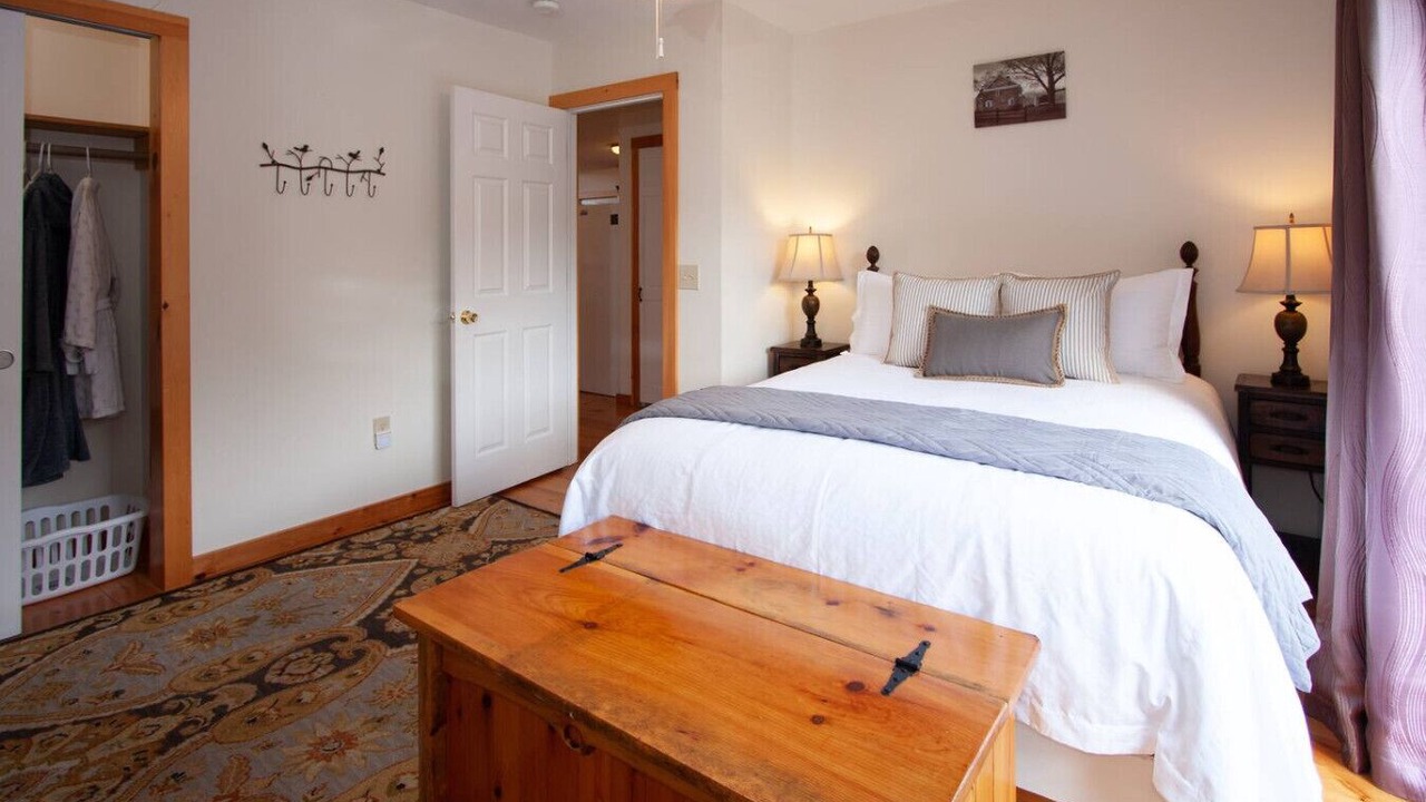 Photo of Bedroom in Clarendon