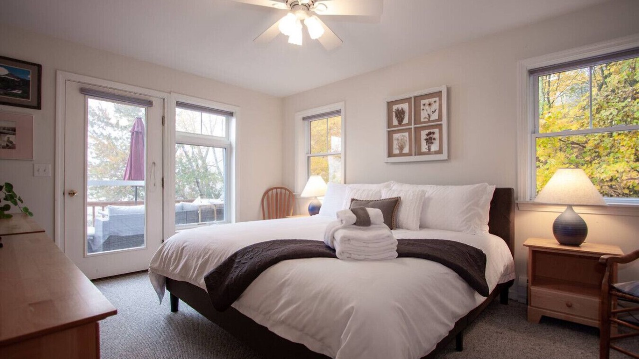 Photo of Bedroom in Newport Center