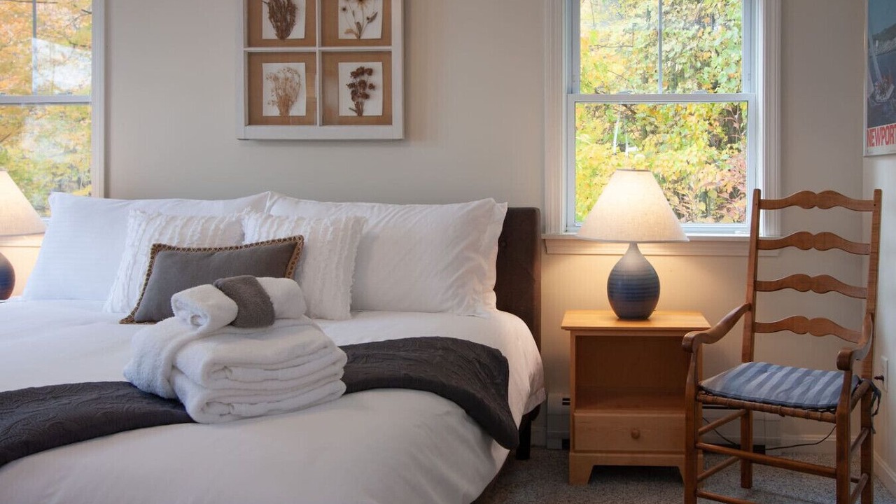 Photo of Bedroom in Newport Center