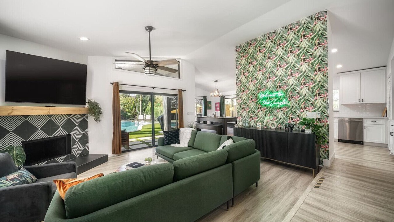 Photo of Livingroom in Central Corals