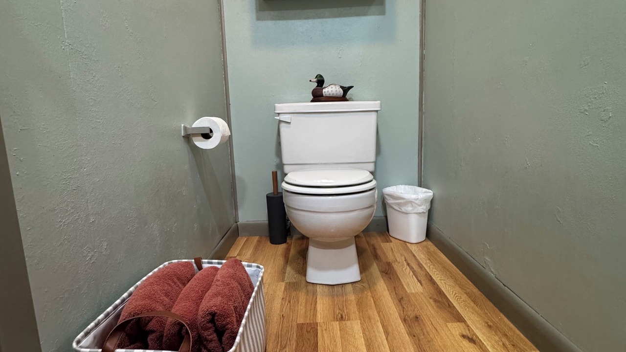 Photo of Bathroom in Flora