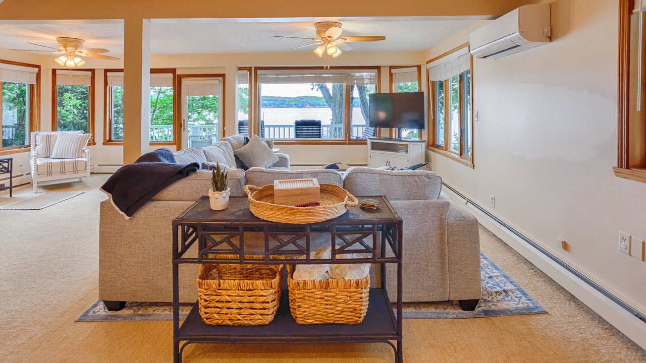 Photo of Livingroom in Canandaigua