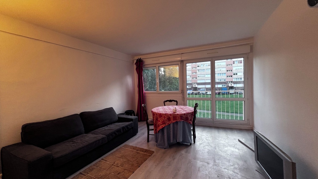 Photo of Livingroom in Avon