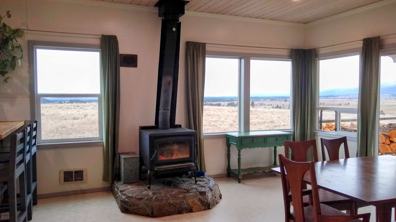 Photo of Livingroom in Eureka