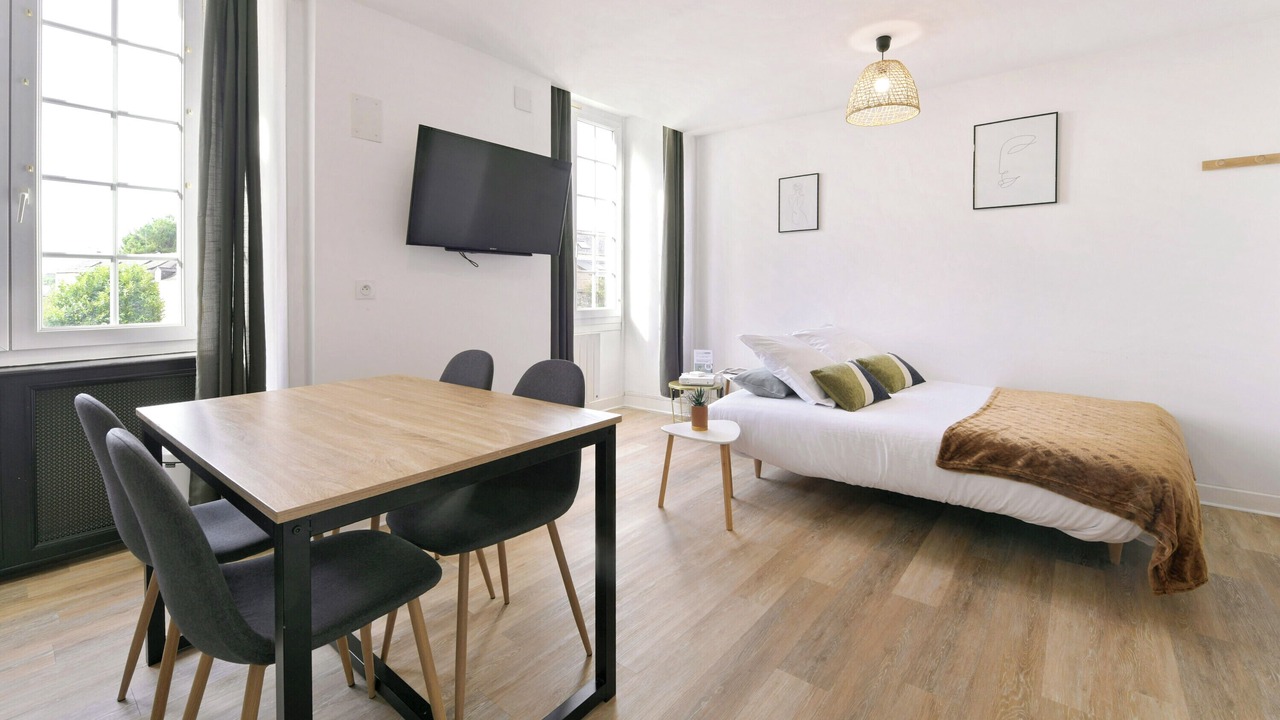 Photo of Bedroom in Laval